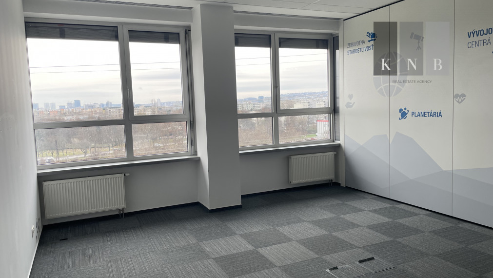 Prenájom kancelárskeho priestoru 411m² na ulici Galvaniho v meste Bratislava