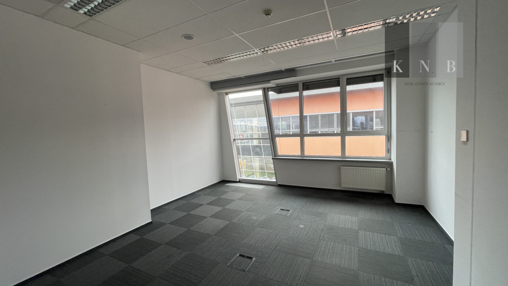 Prenájom kancelárskeho priestoru 411m² na ulici Galvaniho v meste Bratislava