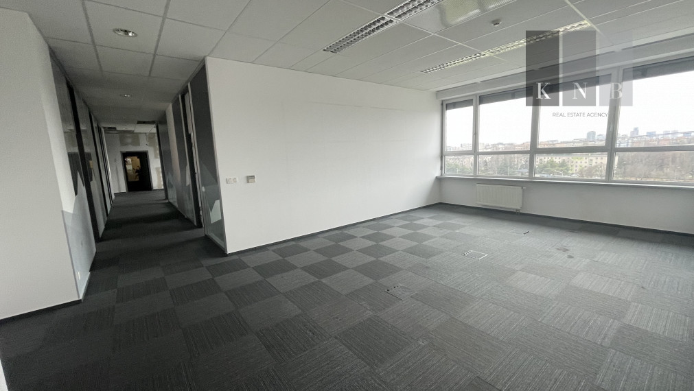 Prenájom kancelárskeho priestoru 411m² na ulici Galvaniho v meste Bratislava