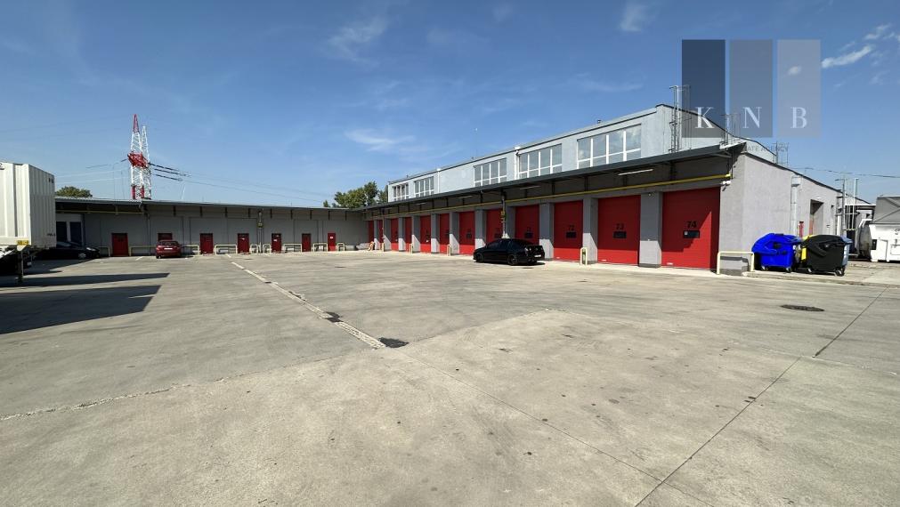 Prenájom distribučného centra 2444 m² s kanceláriami pri letisku v meste Bratislava