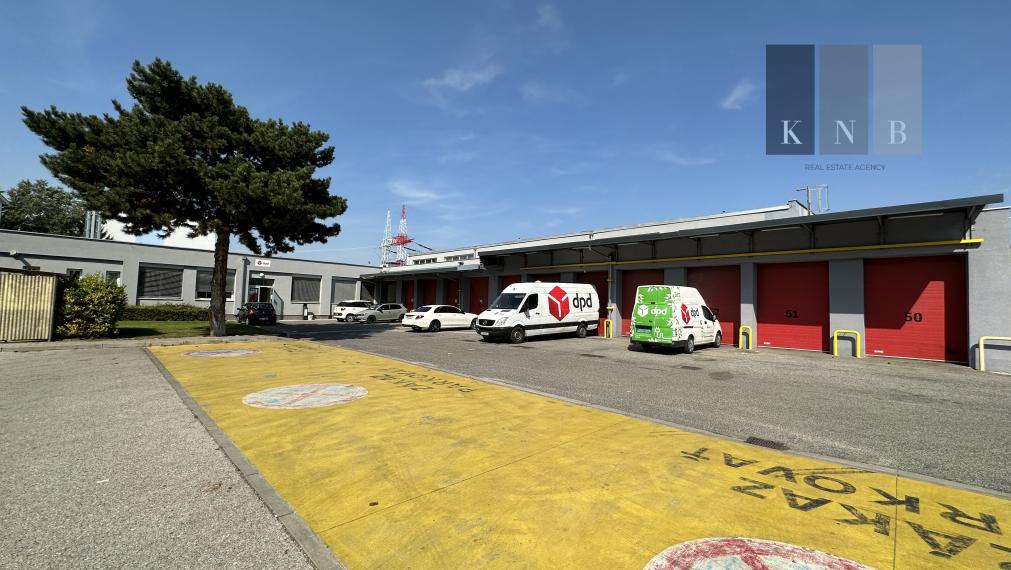 Prenájom distribučného centra 2444 m² s kanceláriami pri letisku v meste Bratislava