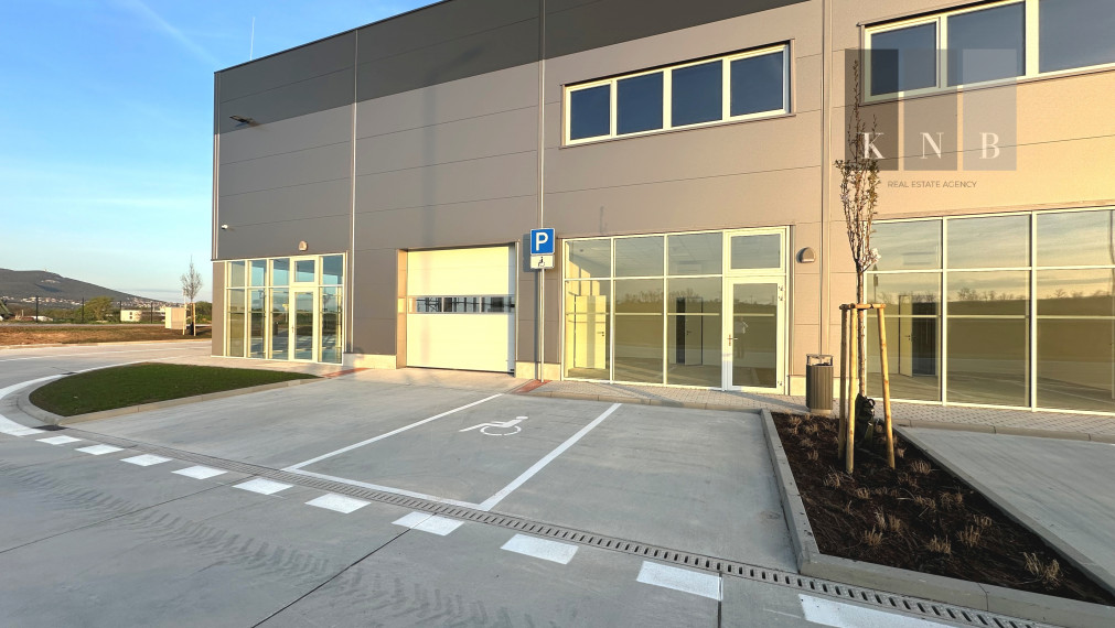 Prenájom priestoru Obchod, Sklad, Kancelária pod jednou strechou 470 m² s tepelnými čerpadlami v meste Nitra