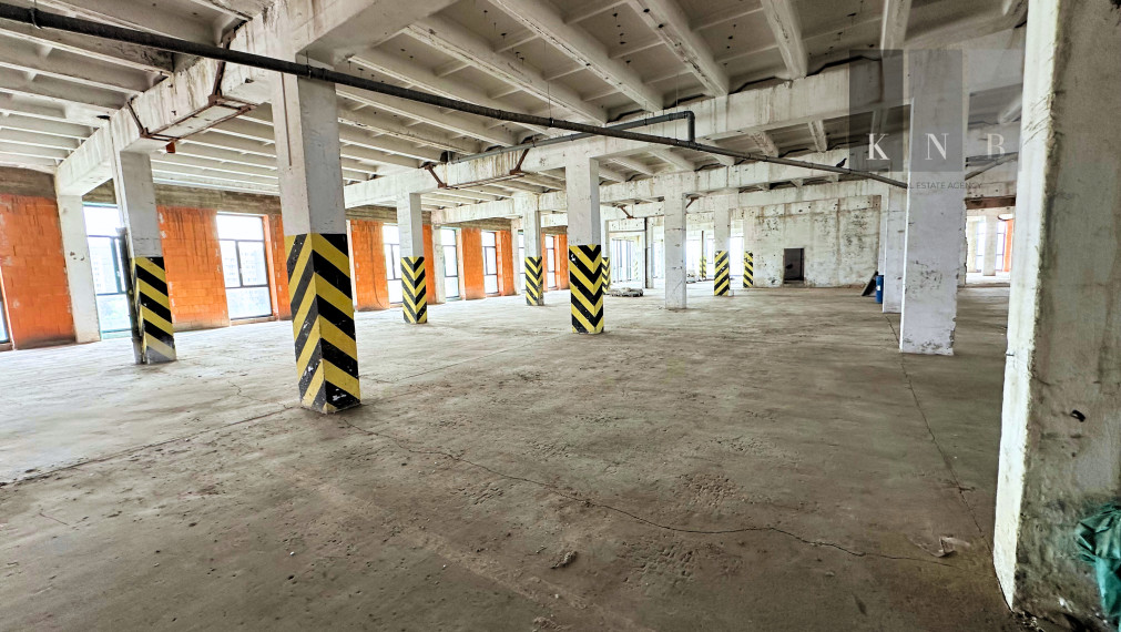 Predaj multifunkčnej budovy 8 903m² v časti Košice Juh s pozemkom 8 562m²