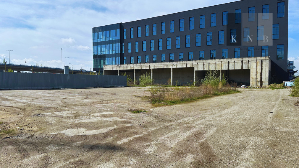 Predaj multifunkčnej budovy 8 903m² v časti Košice Juh s pozemkom 8 562m²