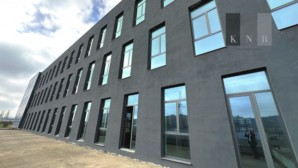 Predaj multifunkčnej budovy 8 903m² v časti Košice Juh s pozemkom 8 562m²