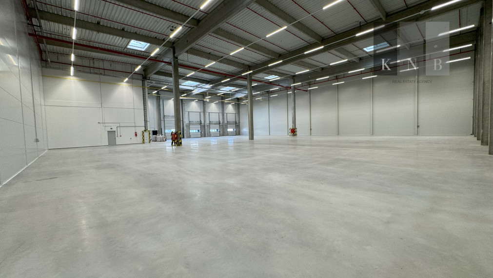 Prenájom nového skladového priestoru 1879 m² vrátane kancelárii priamo v meste Bratislava