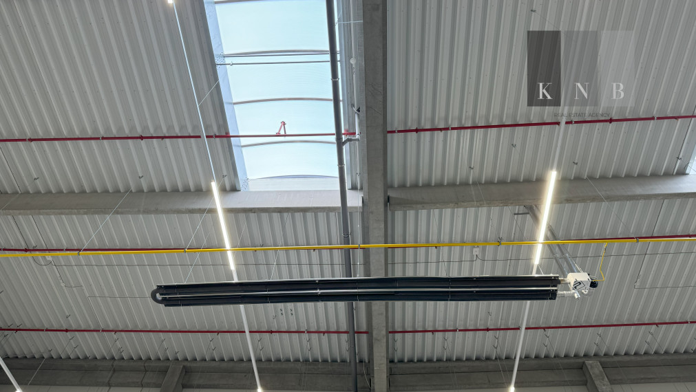 Prenájom nového skladového priestoru 1879 m² vrátane kancelárii priamo v meste Bratislava