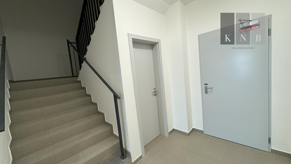 Prenájom nového skladového priestoru 1879 m² vrátane kancelárii priamo v meste Bratislava