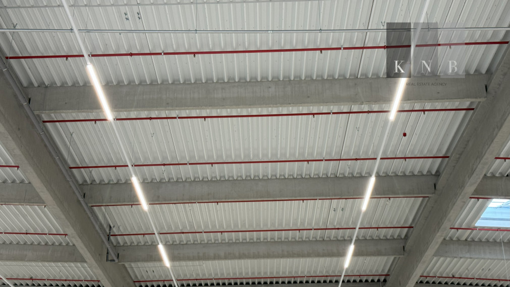Prenájom 2 nových skladov od 800 m² vrátane kancelárii priamo v meste Bratislava