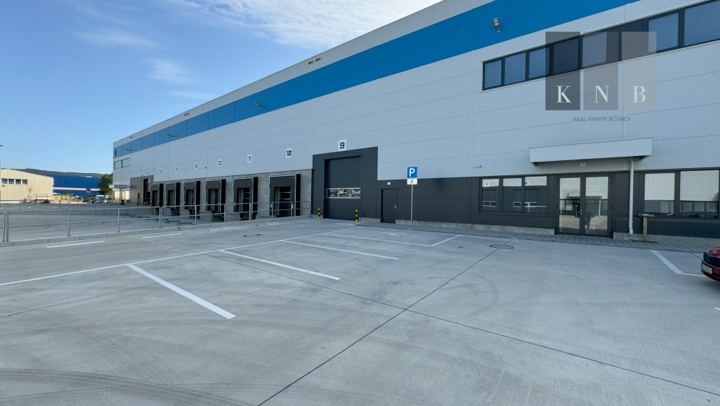 Prenájom nového skladového priestoru 1879 m² vrátane kancelárii priamo v meste Bratislava