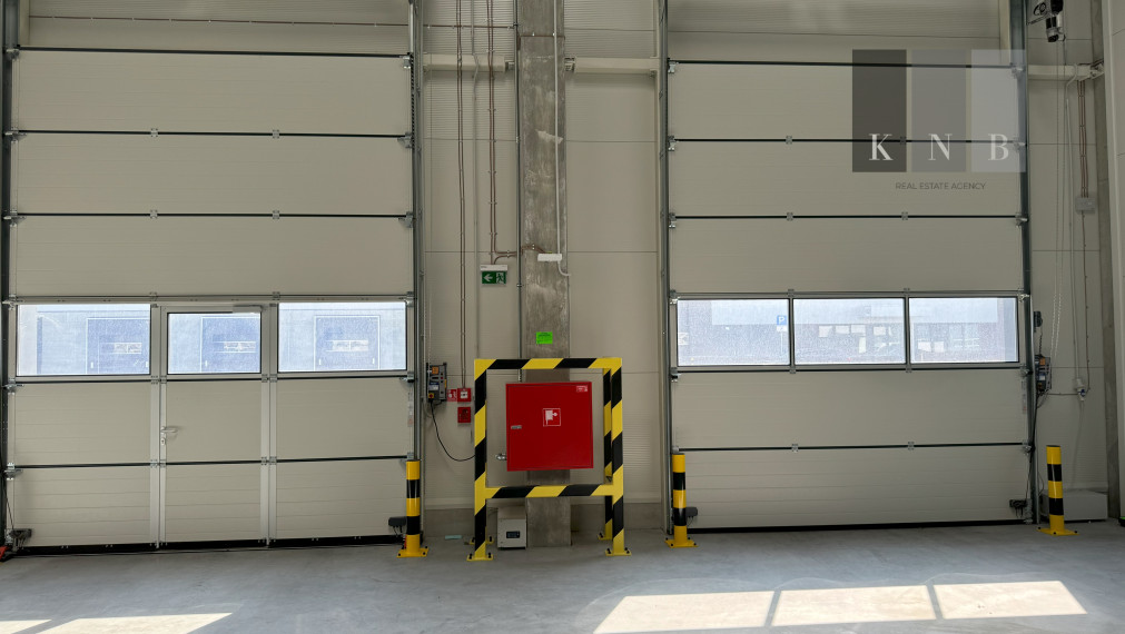 Prenájom 2 nových skladov od 800 m² vrátane kancelárii priamo v meste Bratislava