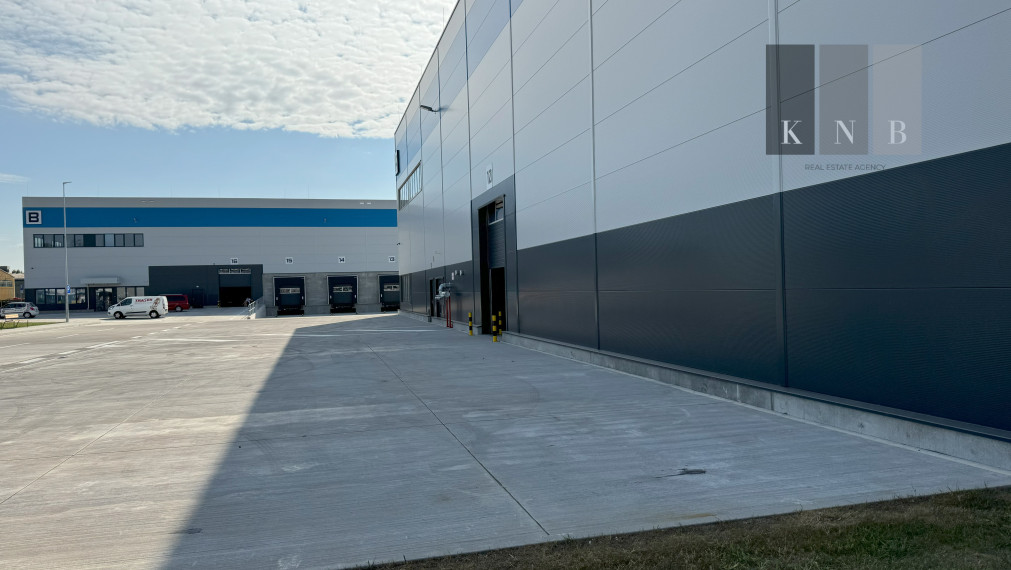 Prenájom 2 nových skladov od 800 m² vrátane kancelárii priamo v meste Bratislava