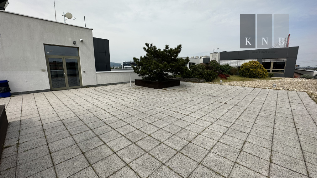 Modern office space for rent on Galvaniho Street in the city of Bratislava