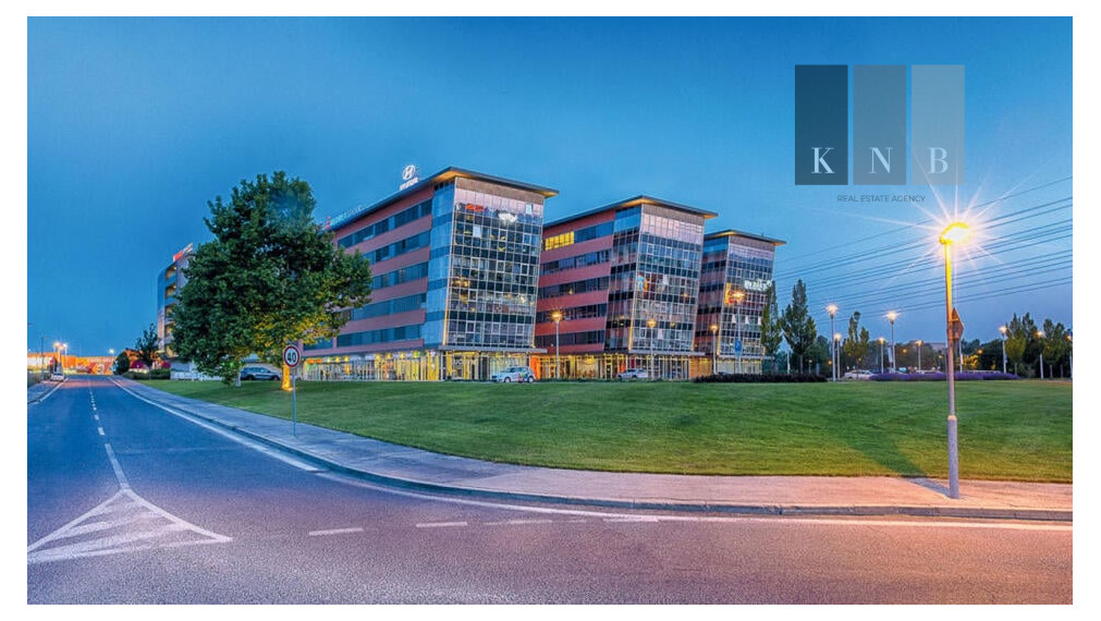 Prenájom kancelárskeho priestoru 411m² na ulici Galvaniho v meste Bratislava