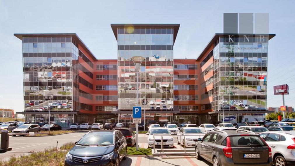 Prenájom kancelárskeho priestoru 411m² na ulici Galvaniho v meste Bratislava