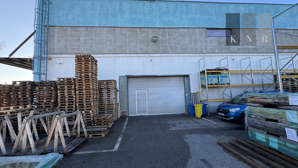 Prenájom skladového priestoru 1070 m² v meste Bratislava