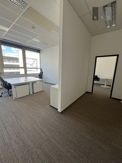 Prenájom 2 kancelárii o výmere 60,39 m² na Galvaniho ulici v meste Bratislava