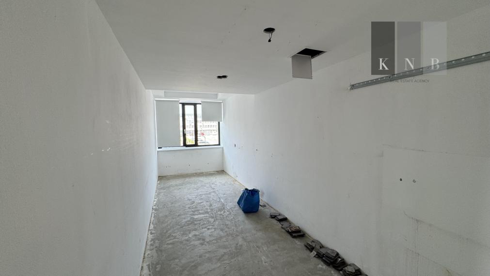 Prenájom samostatného kancelárskeho traktu 243 m² na Vajnorskej ulici v meste Bratislava