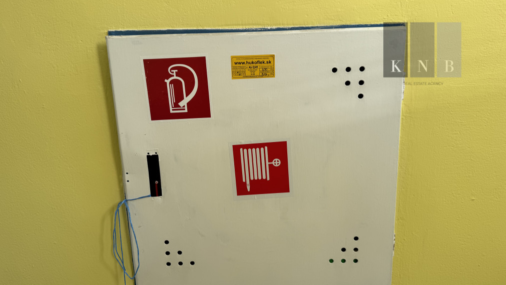 Property for sale 332,5 m² for commercial use in Bratislava, Vrakuňa district