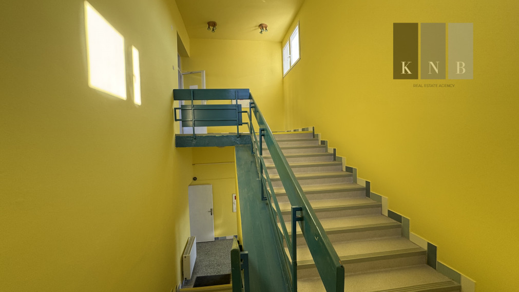 Property for sale 332,5 m² for commercial use in Bratislava, Vrakuňa district