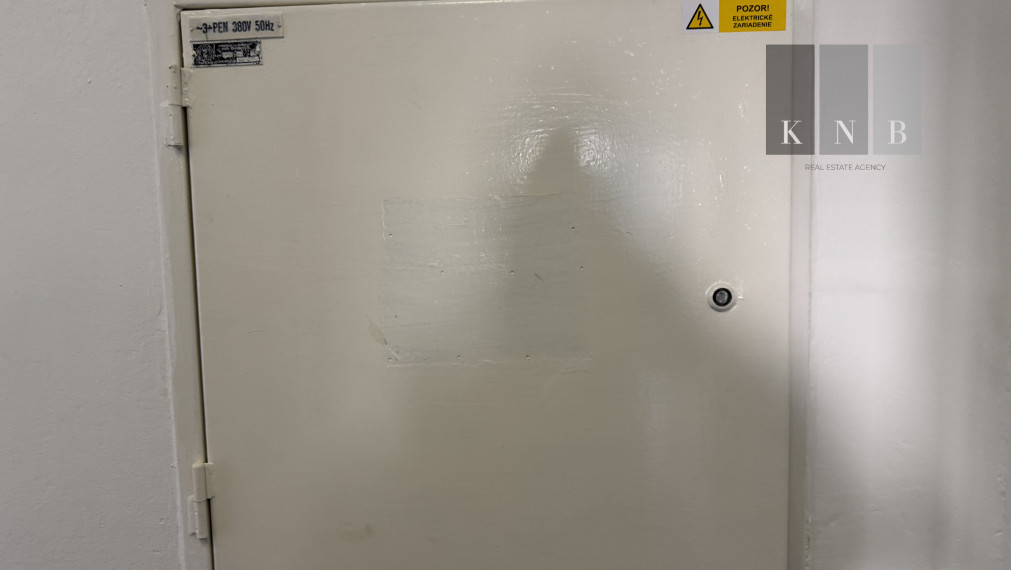 Property for sale 332,5 m² for commercial use in Bratislava, Vrakuňa district