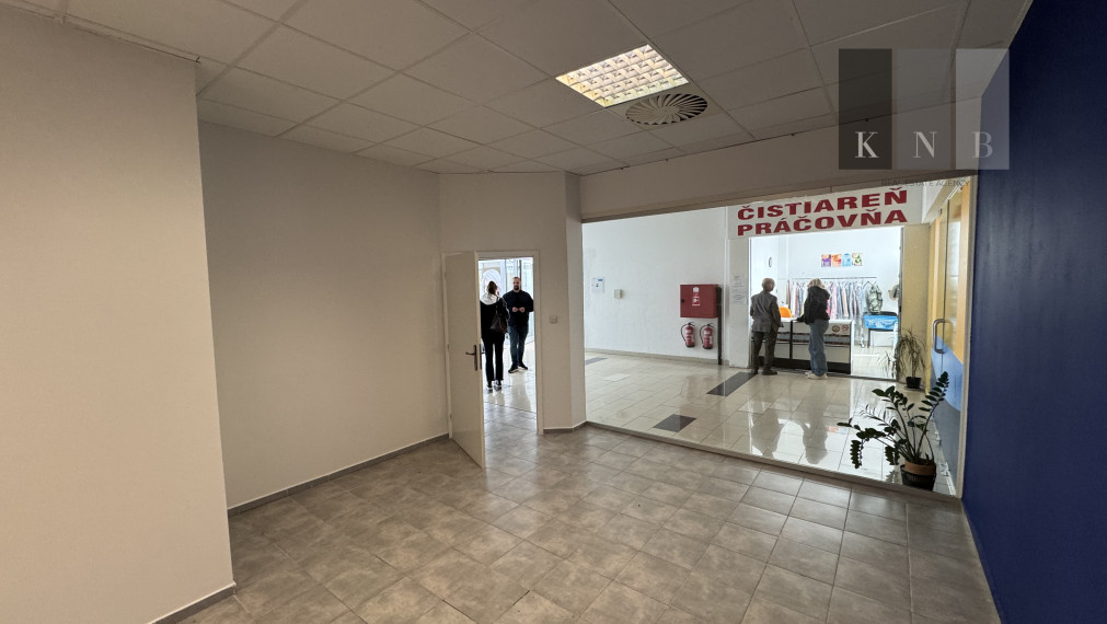 Prenájom obchodných priestorov od 24 m² v OD Saratov II v meste Bratislava, časti Dúbravka