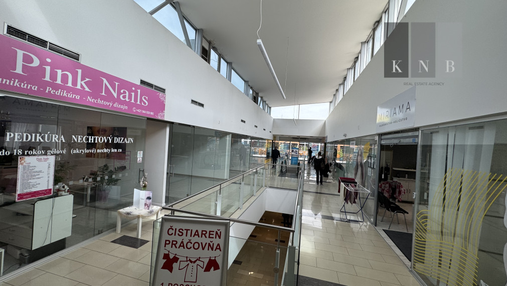Prenájom obchodných priestorov od 24 m² v OD Saratov II v meste Bratislava, časti Dúbravka