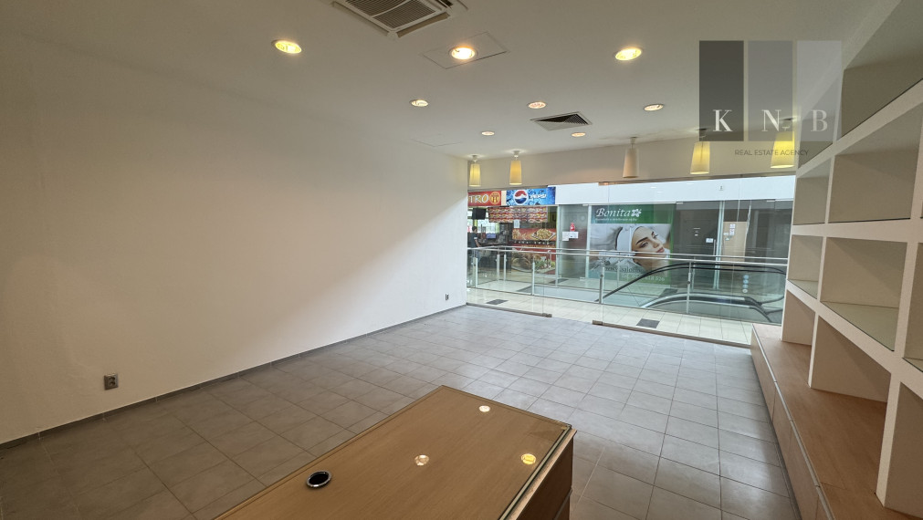 Prenájom obchodných priestorov od 24 m² v OD Saratov II v meste Bratislava, časti Dúbravka