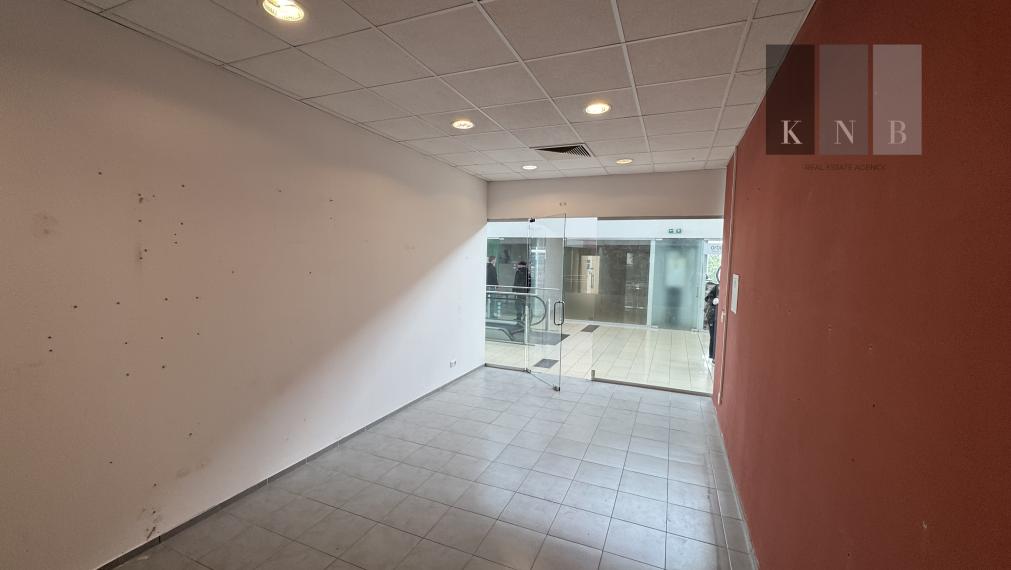 Prenájom obchodných priestorov od 24 m² v OD Saratov II v meste Bratislava, časti Dúbravka