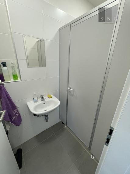 Prenájom výrobno-skladového priestoru 900 m² v časti Bratislava Bory