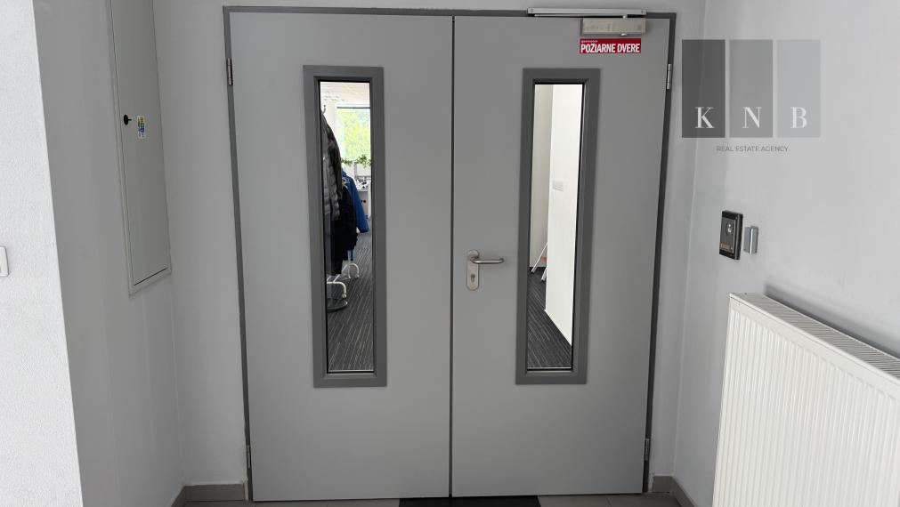 Prenájom samostatného kancelárskeho traktu 230m² v časti Bratislava Žabí Majer