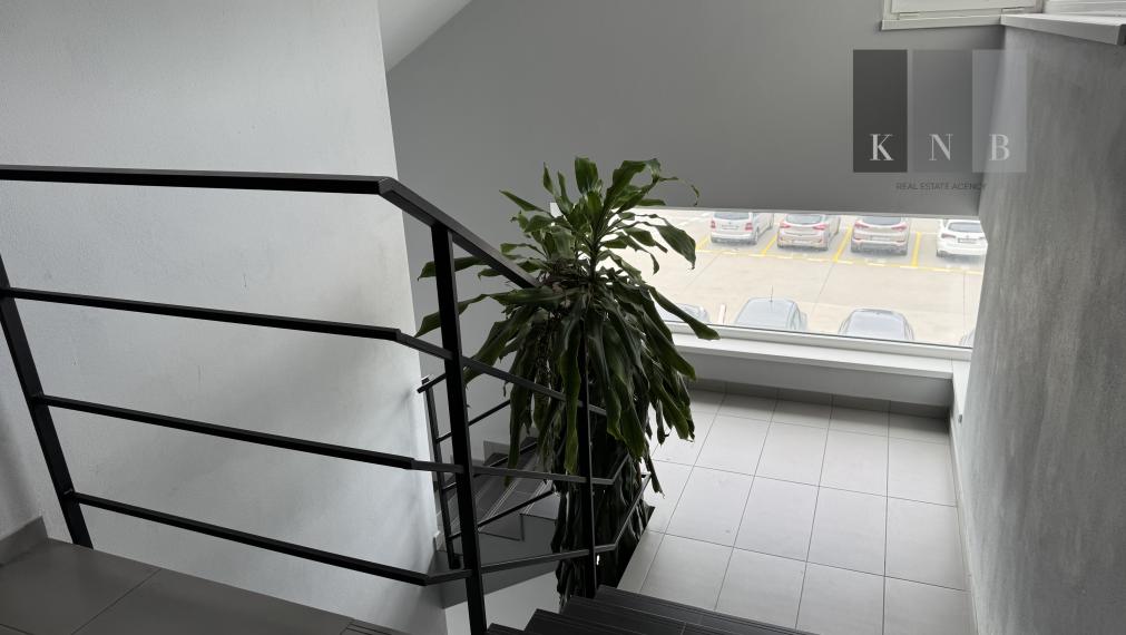 Prenájom samostatného kancelárskeho traktu 230m² v časti Bratislava Žabí Majer