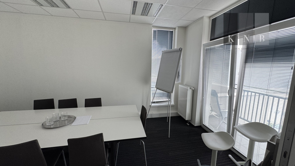 Prenájom samostatného kancelárskeho traktu 230m² v časti Bratislava Žabí Majer