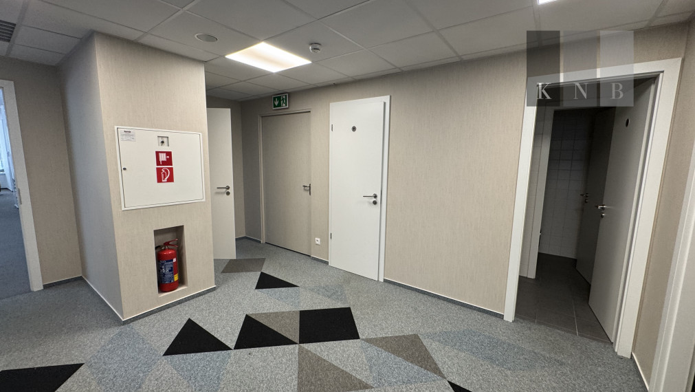 Prenájom samostatného kancelárskeho traktu 407 m² pri nábreží Dunaja v meste Bratislava