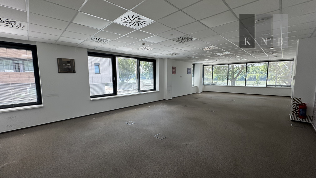 Prenájom samostatného kancelárskeho traktu 407 m² pri nábreží Dunaja v meste Bratislava