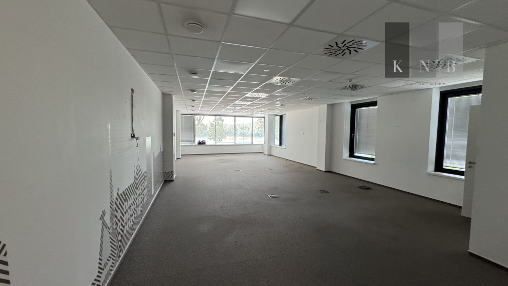 Prenájom samostatného kancelárskeho traktu 407 m² pri nábreží Dunaja v meste Bratislava