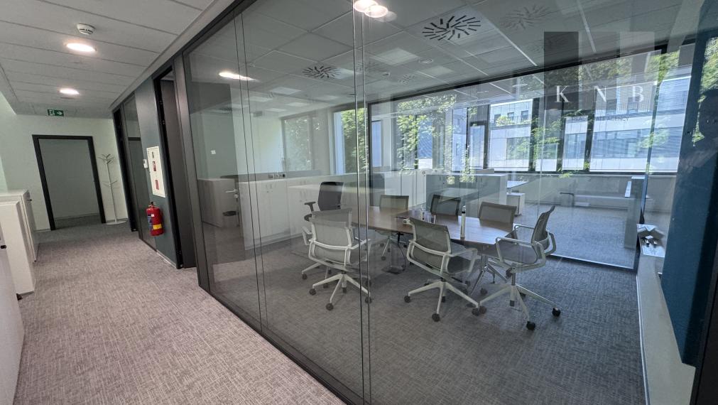 Prenájom samostatného kancelárskeho traktu 620 m² pri nábreží Dunaja v meste Bratislava