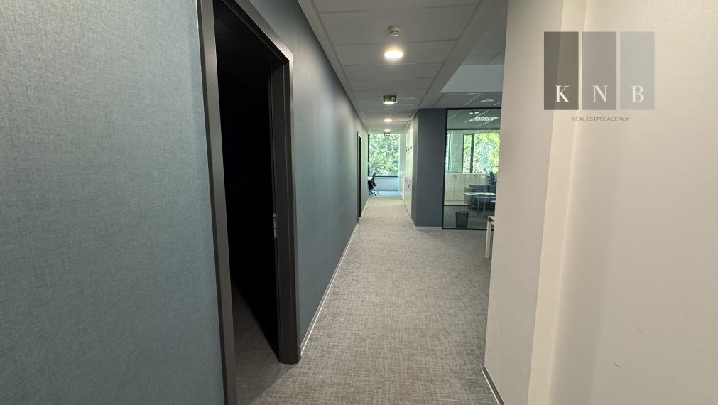 Prenájom samostatného kancelárskeho traktu 620 m² pri nábreží Dunaja v meste Bratislava