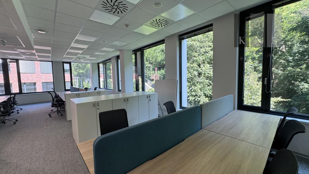 Prenájom samostatného kancelárskeho traktu 620 m² pri nábreží Dunaja v meste Bratislava