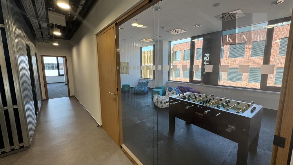 Prenájom samostatného kancelárskeho traktu 867 m² pri nábreží Dunaja v meste Bratislava