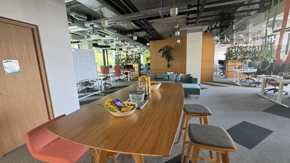 Prenájom samostatného kancelárskeho traktu 867 m² pri nábreží Dunaja v meste Bratislava