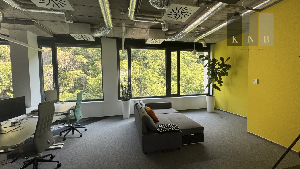 Prenájom samostatného kancelárskeho traktu 867 m² pri nábreží Dunaja v meste Bratislava