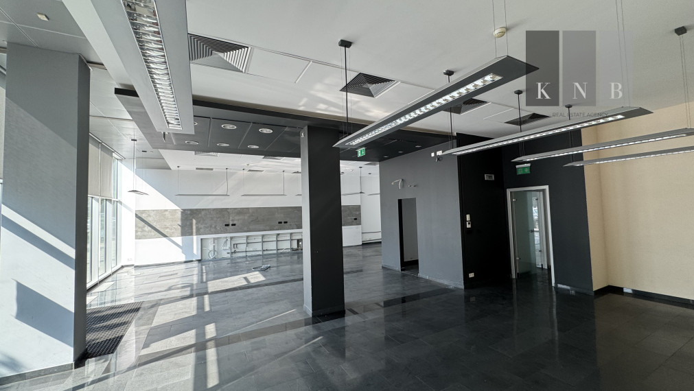 Prenájom prízemného obchodného priestoru 138 m² vo výbornej lokalite mesta Bratislava