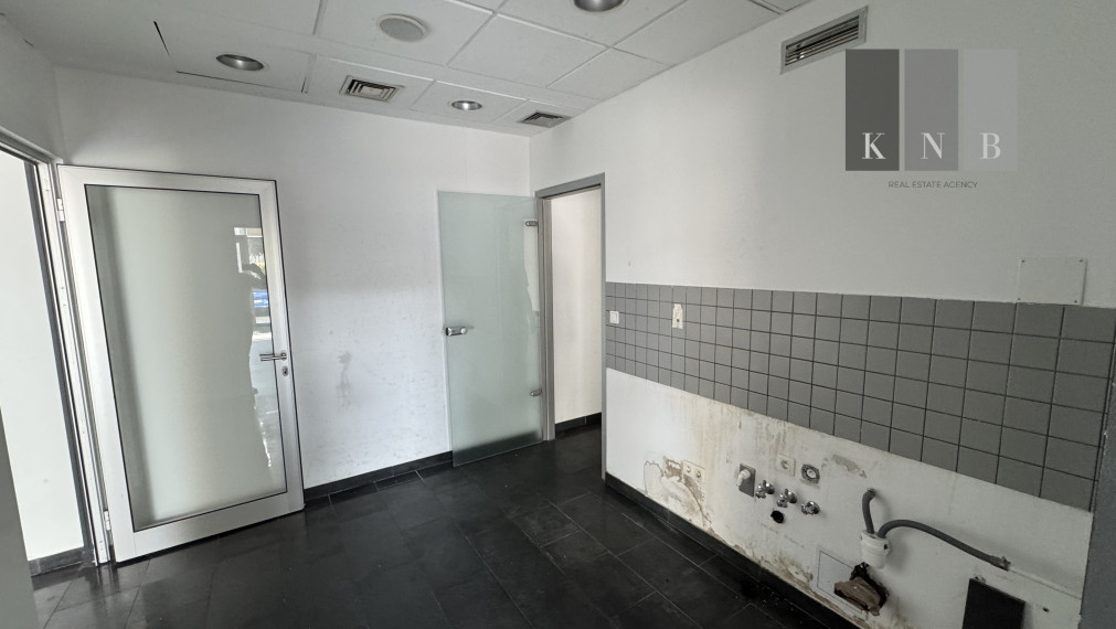 Prenájom prízemného obchodného priestoru 138 m² vo výbornej lokalite mesta Bratislava