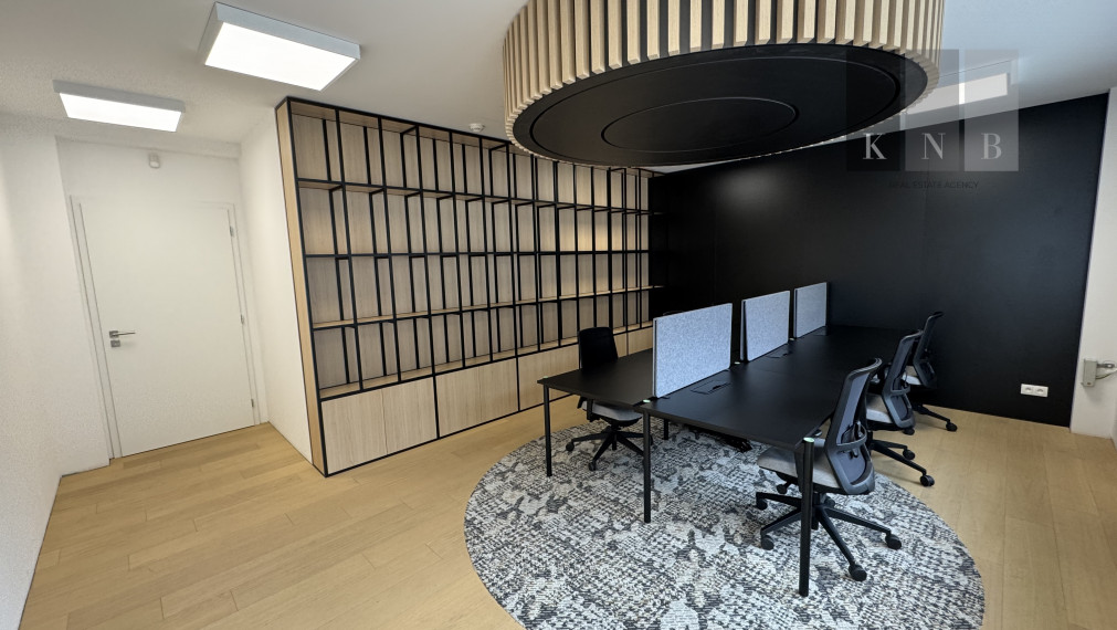 Corner retail & storage unit 421 m² with office space 127 m² for rent in the Bratislava Bory area