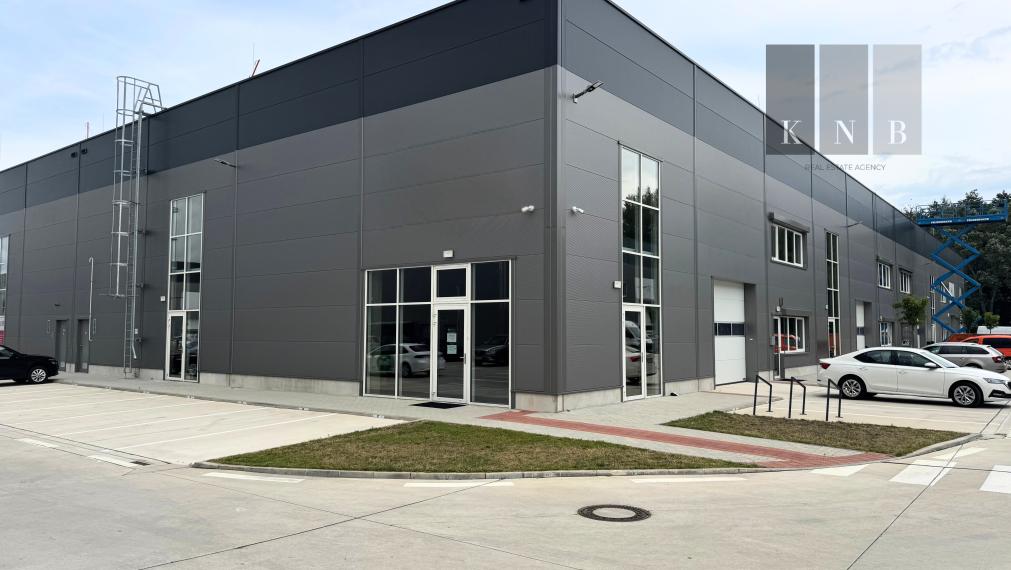 Corner retail & storage unit 421 m² with office space 127 m² for rent in the Bratislava Bory area