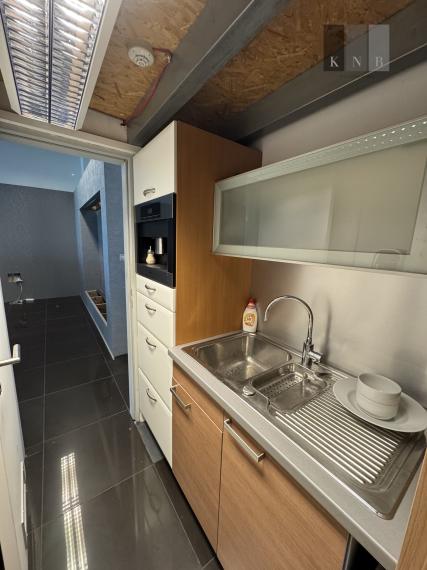 Prenájom prízemného obchodného priestoru 99 m² vo frekventovanej lokalite mesta Bratislava