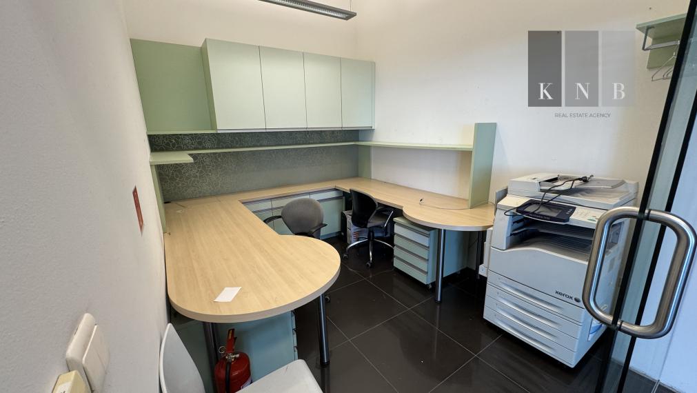 Prenájom prízemného obchodného priestoru 99 m² vo frekventovanej lokalite mesta Bratislava