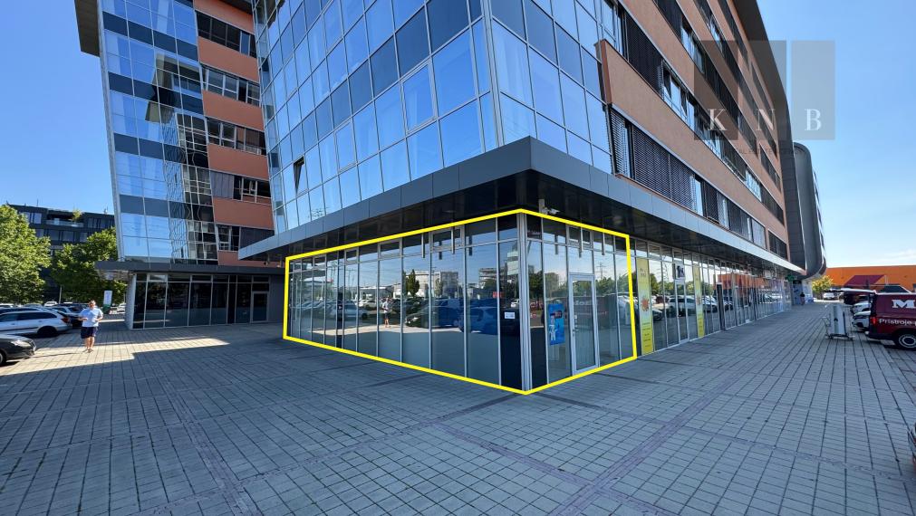 Prenájom prízemného obchodného priestoru 69 m² vo frekventovanej lokalite mesta Bratislava