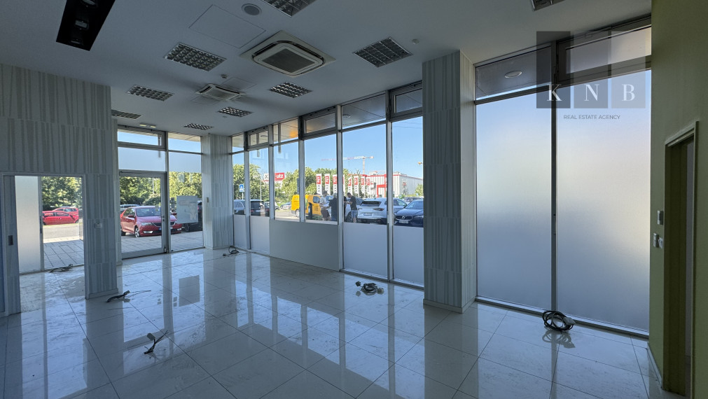 Prenájom prízemného obchodného priestoru 69 m² vo frekventovanej lokalite mesta Bratislava